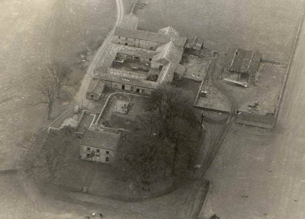 An aerial view of a house
Description automatically generated